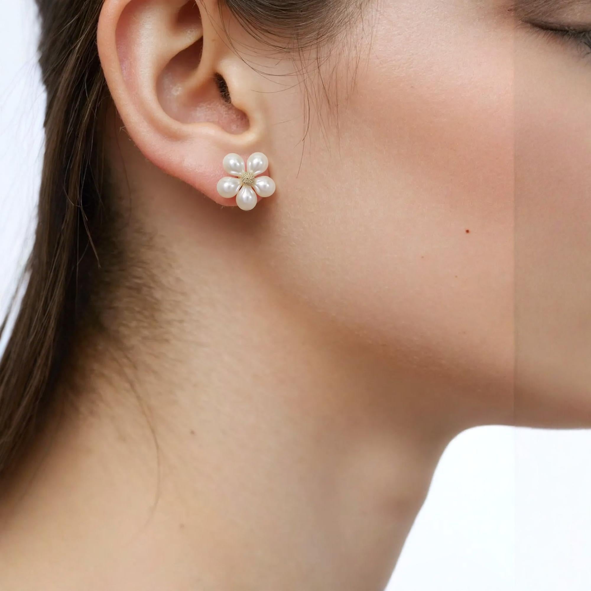 Pearl Floral Stud Earring