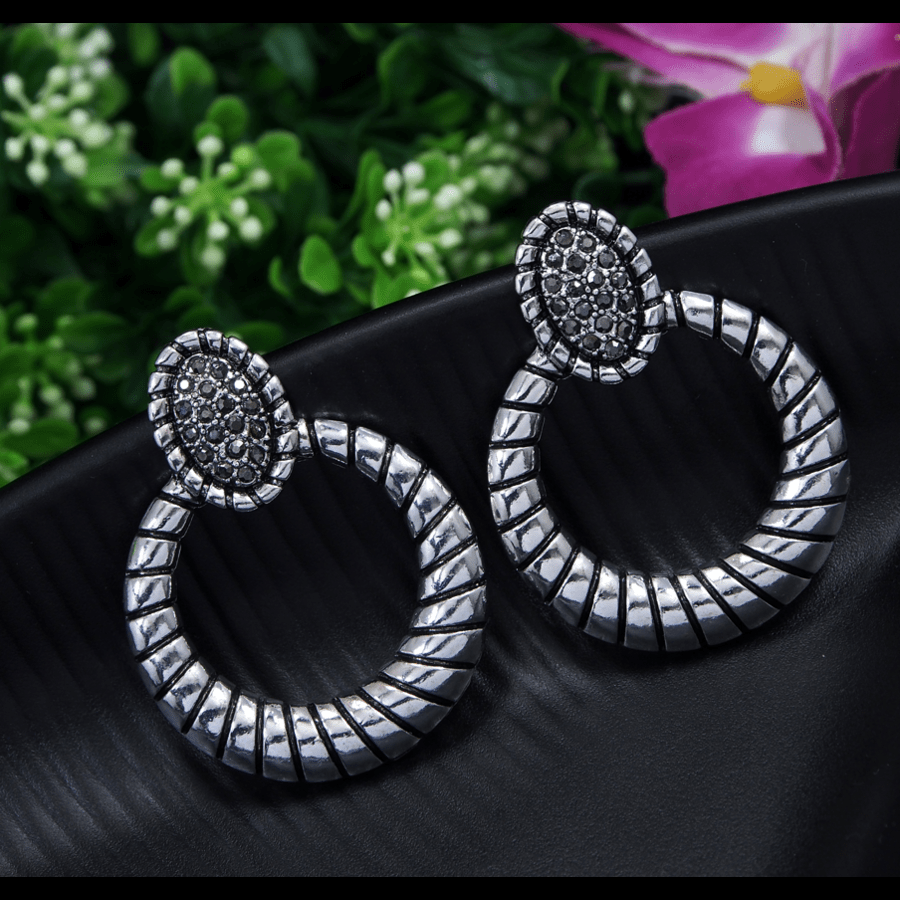 Antique Gold/Silver Plated Rustic Round Shaped Drop Earring