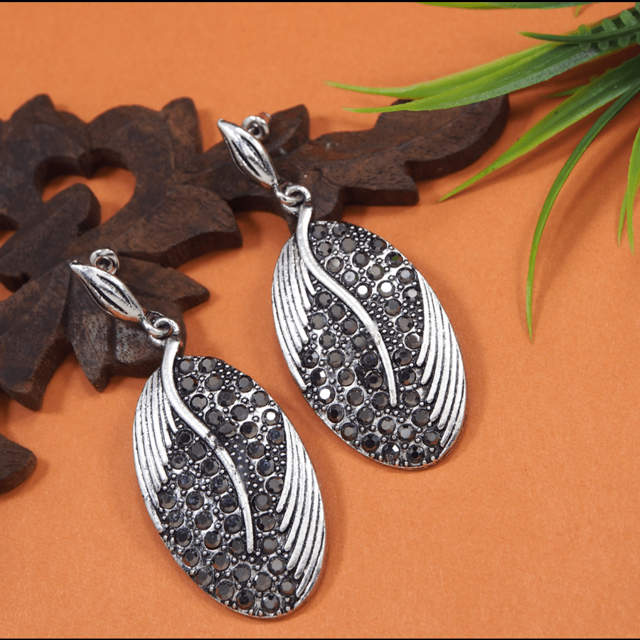 Antique Gold/Silver Plated Rustic Oval Shaped Dangle Earring