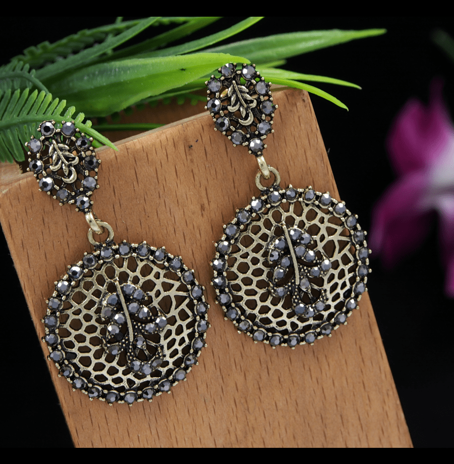 Antique Gold/Silver Plated Rustic Round Shaped Dangle Earring