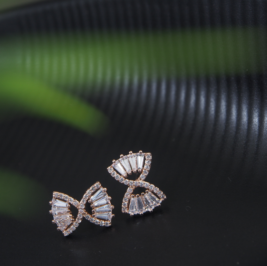 Korean Gold/Silver/Rosegold Plated Timer Hourglass Shaped CZ Stud Earring