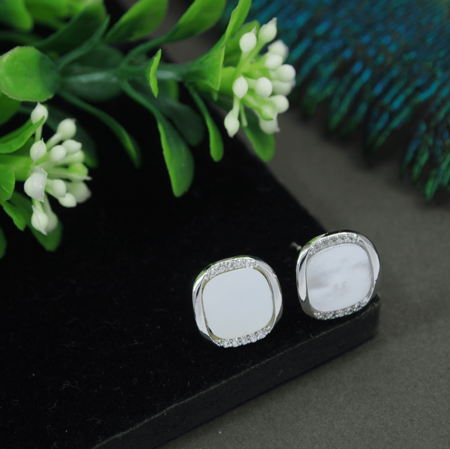 Korean Gold/Silver/Rosegold Plated Simple mother of pearl Square Stud Earring
